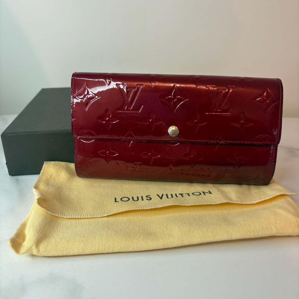 Louis Vuitton Monogram Vernis Sarah Wallet Pomme D'Amour Red